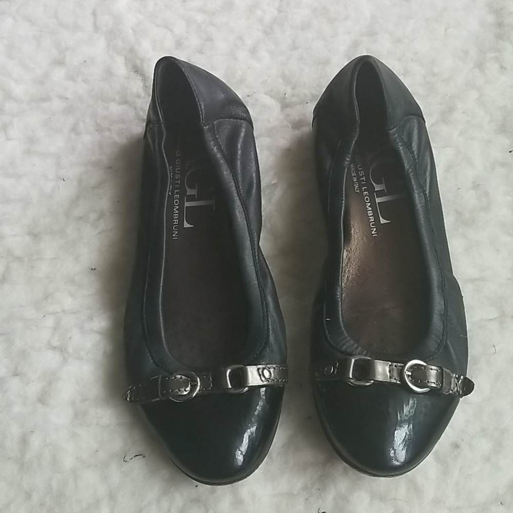 ATTILIO GIUSTI LEOMBRUNI flats.